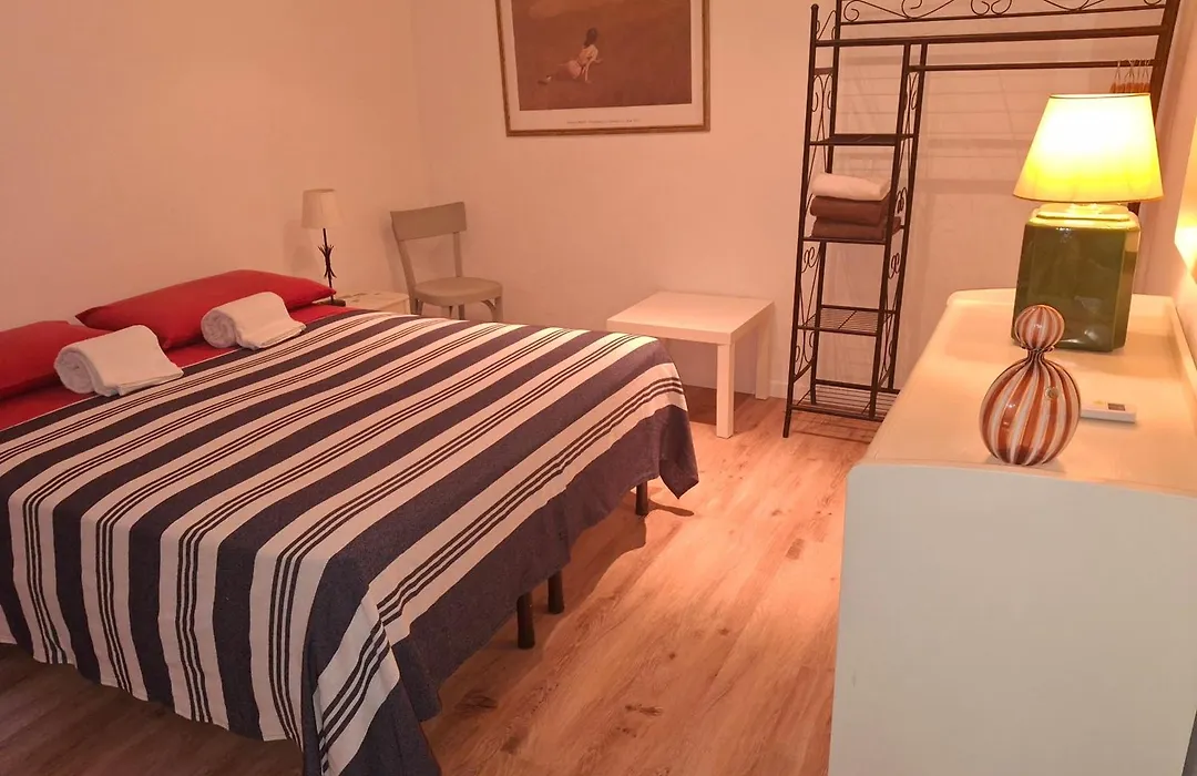 Bacanal Apartment-1